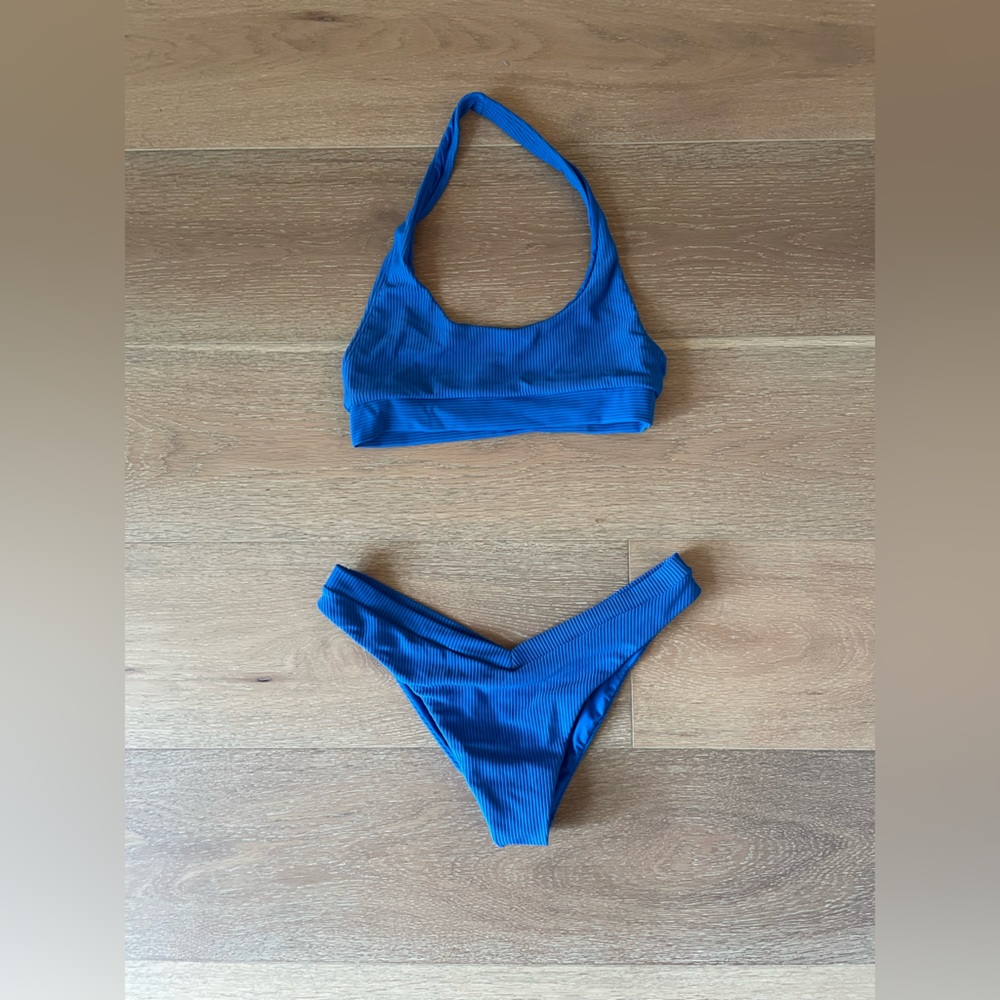 Frankie’s bikinis set